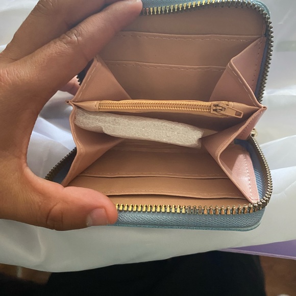 Wallets - Picture 3 of 3